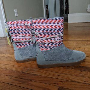 TOMS Nepal Boots Never Worn